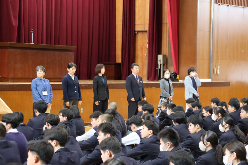 全校朝礼の様子