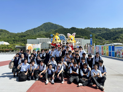 ３年生校外研修の様子