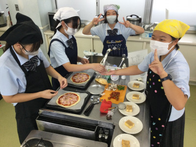 5班 盛り付けの様子