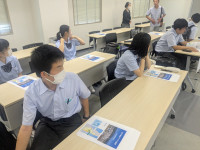 施設見学の様子3