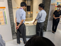 施設見学の様子5
