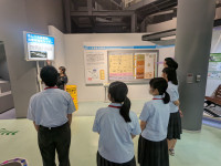 施設見学の様子6