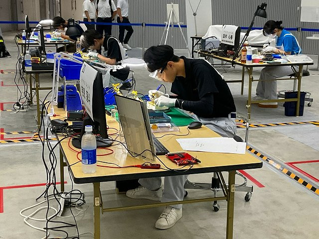 宅見さんの作業風景①