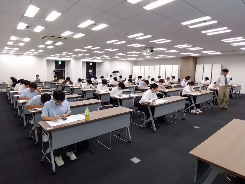 選考会の様子
