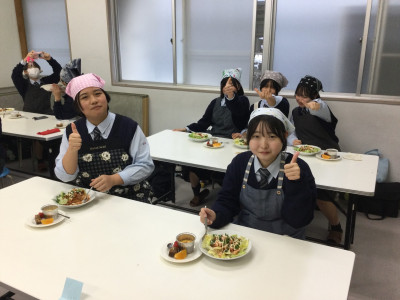 4班 試食の様子