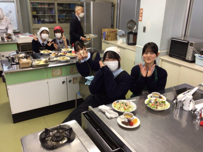 5班 試食の様子