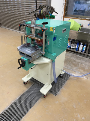 寄贈いただいたコンクリート研磨機