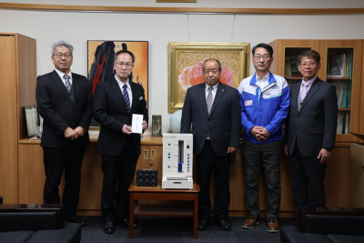 贈呈式の集合写真