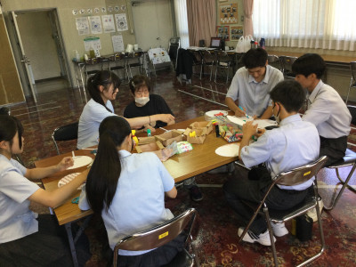 うちわづくりの様子3